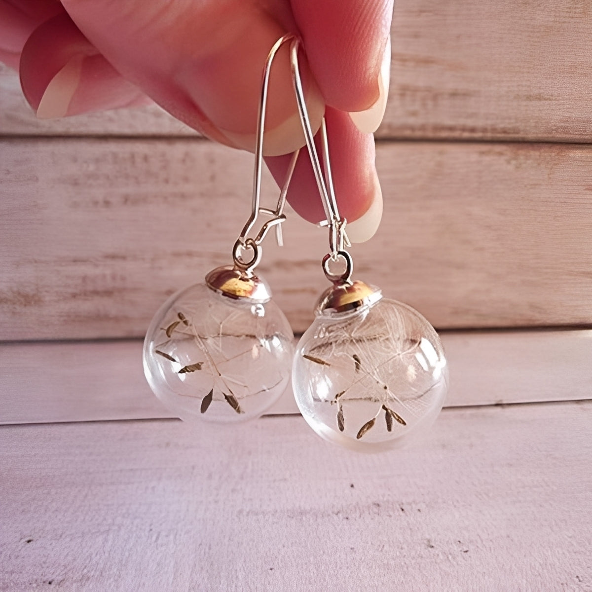 Liora – Boucles d'oreilles en argent avec design de pissenlit