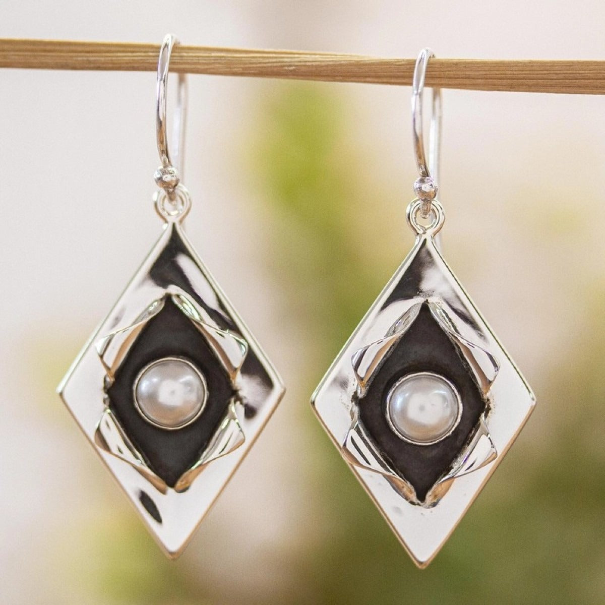 Nova – Boucles d'oreilles vintage en perles et argent élégant