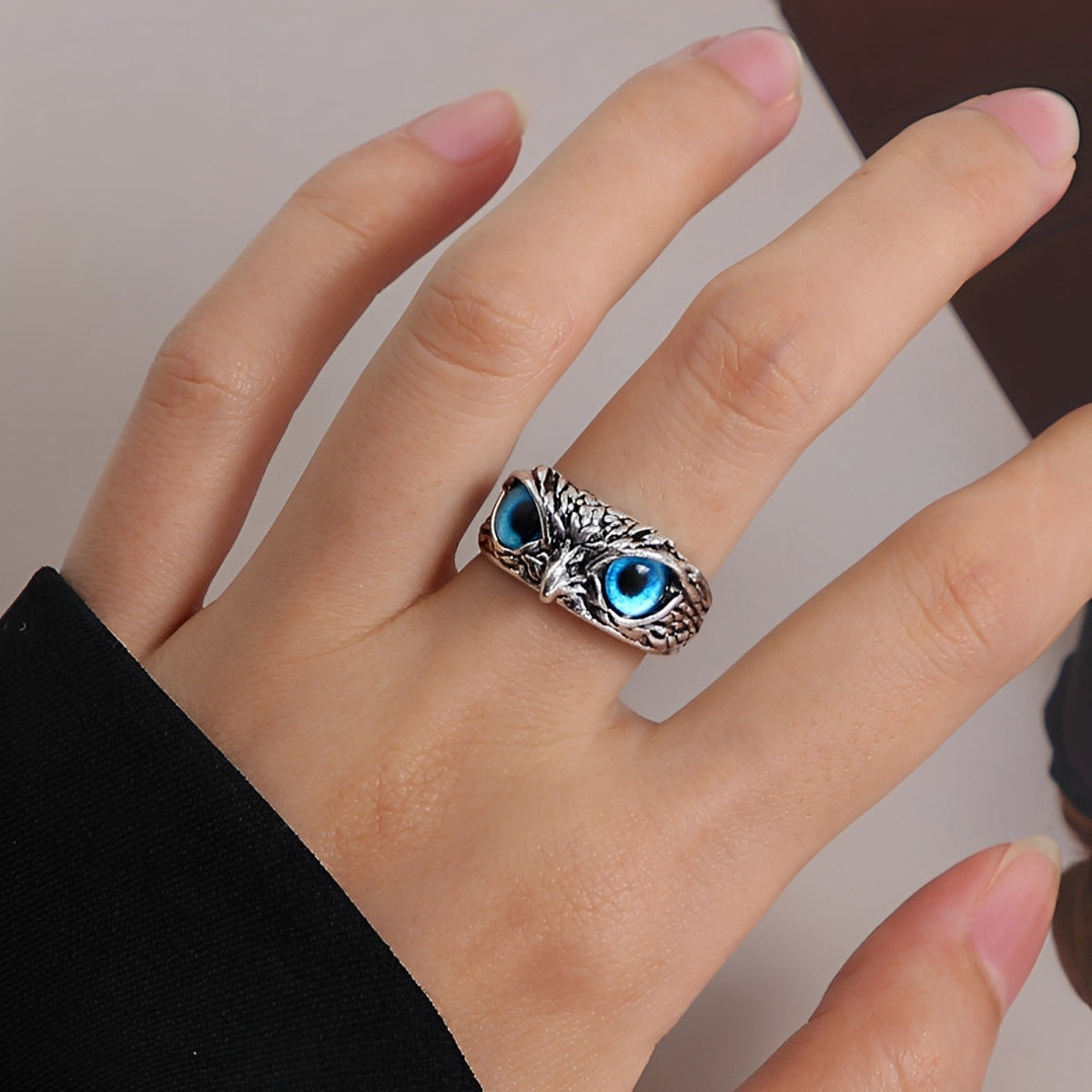 Niva – Bague amulette ajustable en argent et opale