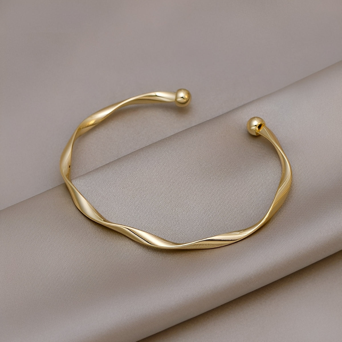 Lara – Bracelet Élégance Or