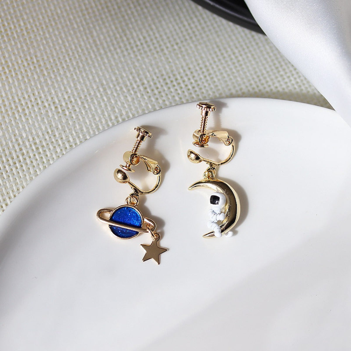 Luna – Boucles d'oreilles d'astronaute et planète