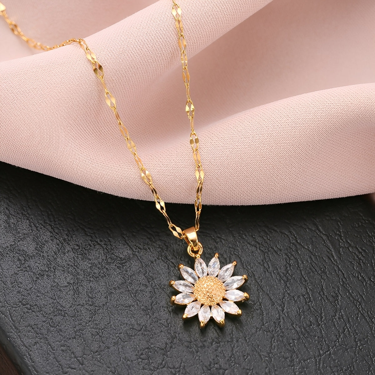 Manon – Collier tournesol brillant en or