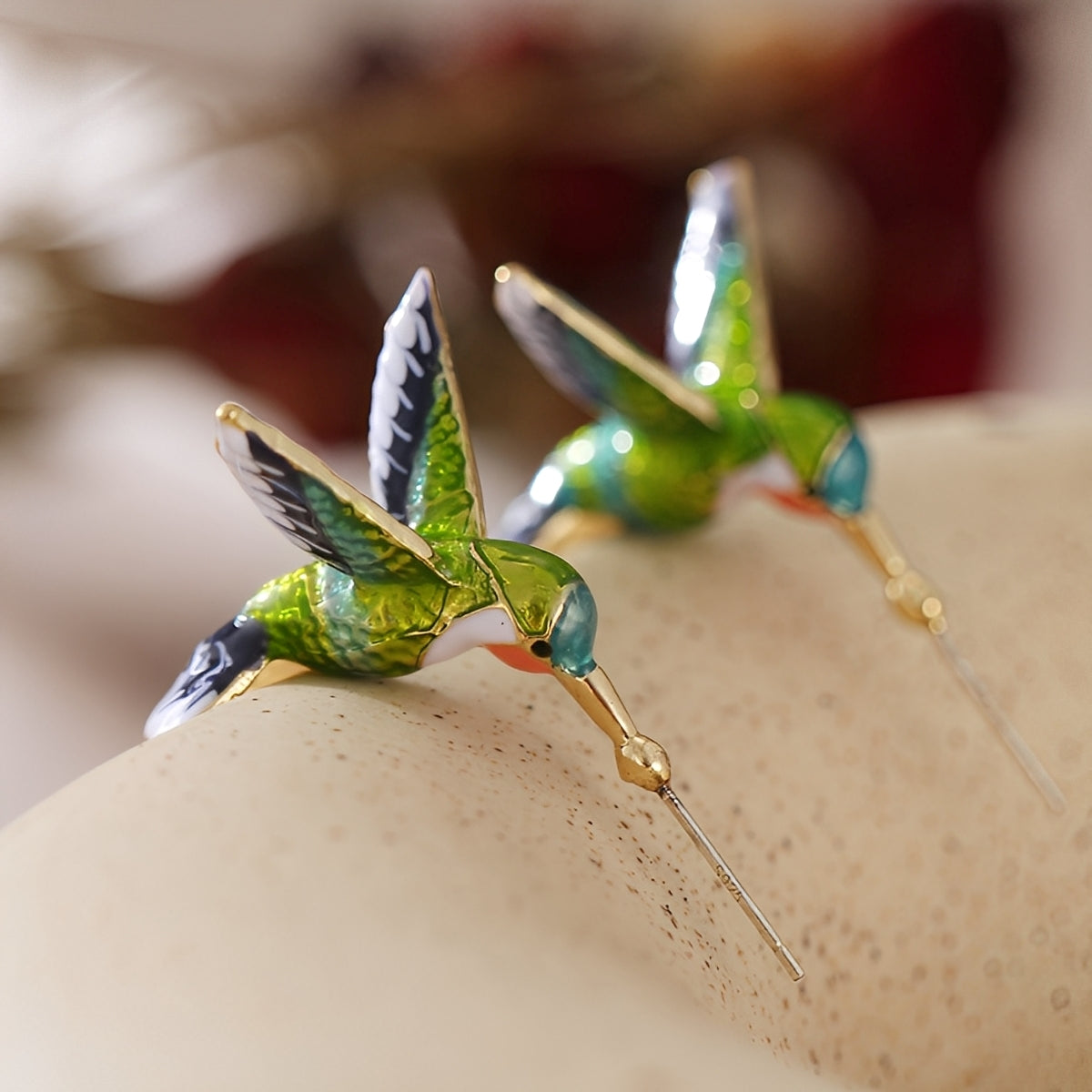 Wendy – Créoles de colibri émaillées vintage