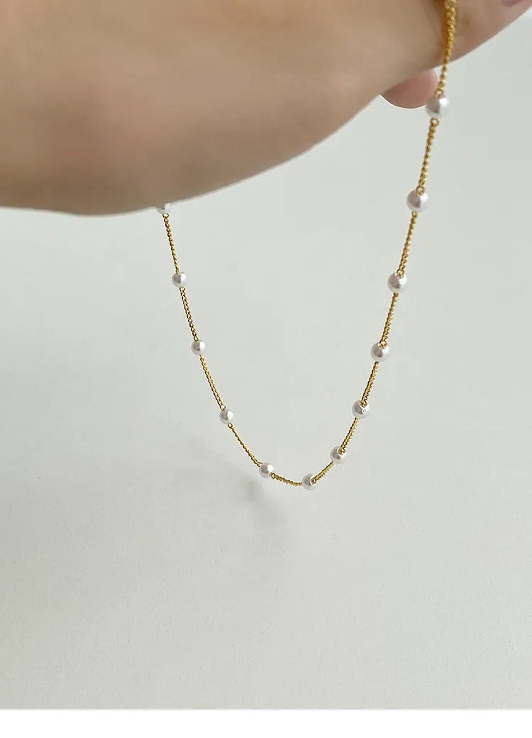 Yvaine – Collier de perles avec finition dorée