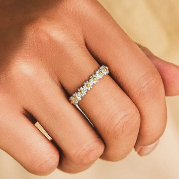 Dahliana – Bague Marguerite en Argent Ajustable et Émail Peint à la Main
