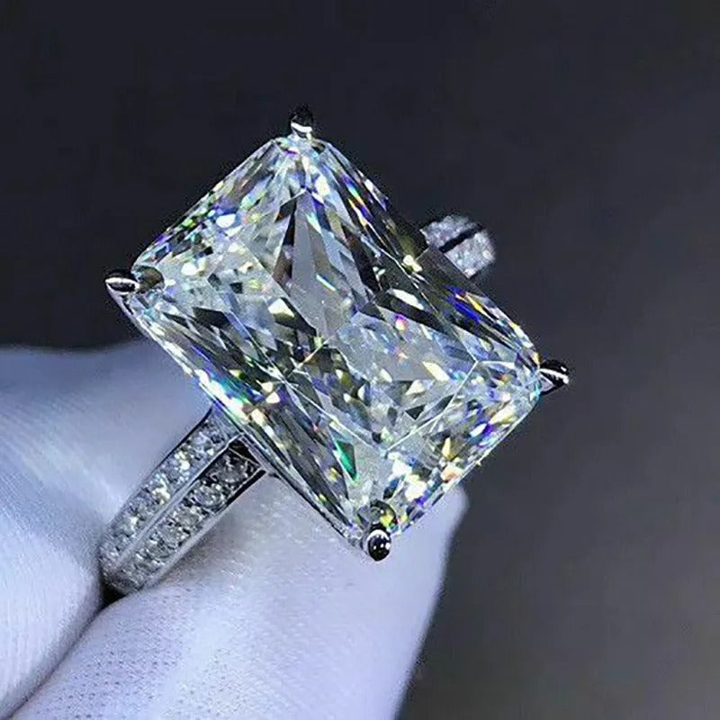 Jade – Bague avec zirconia de grande taille