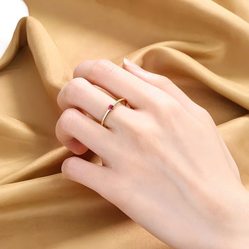 Rowena – Bague empilable en pierre de naissance