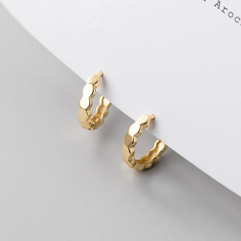 Mei – Boucle d'oreille Clip Géométrique Brillant