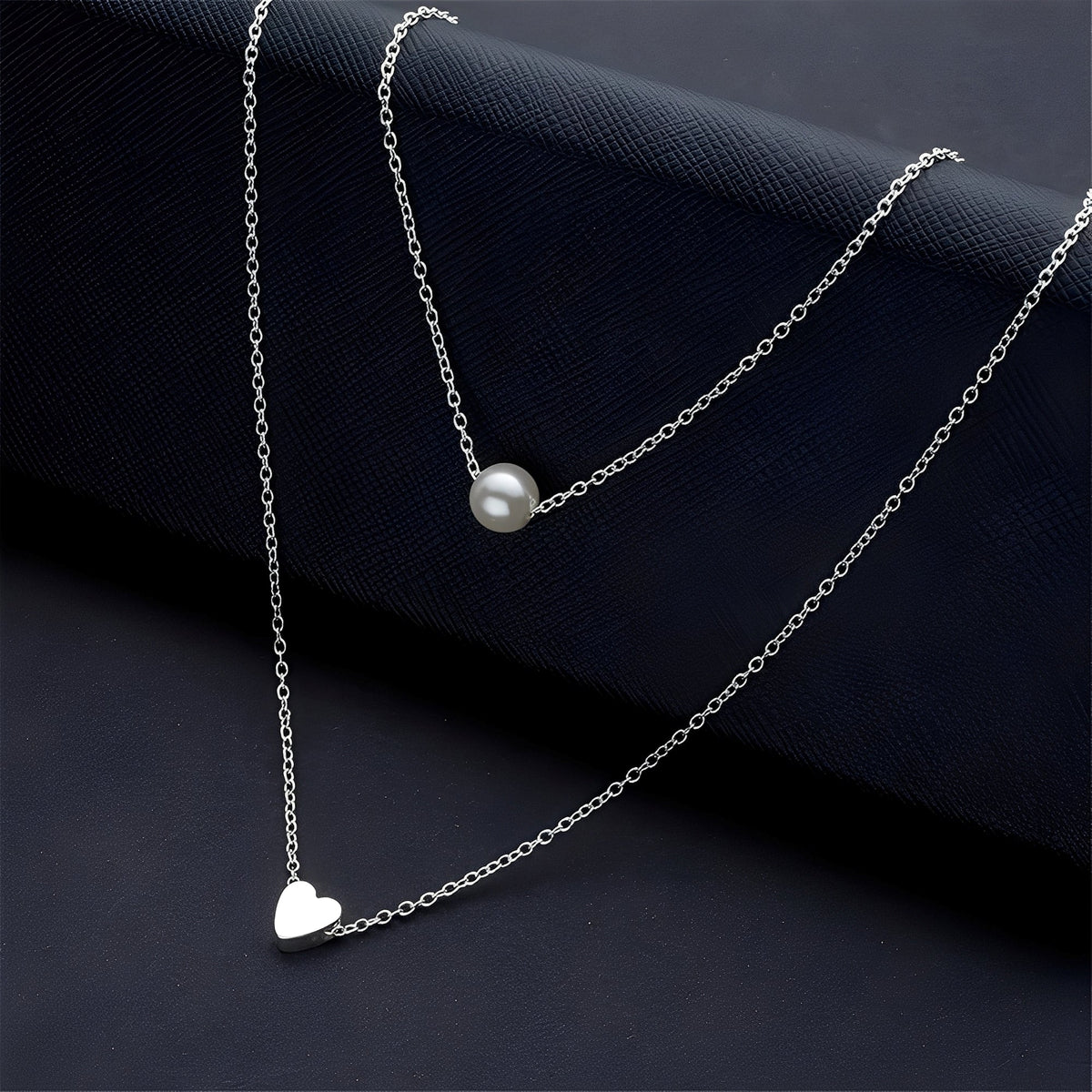 Julia – Collier Élégant de Perles et Cœurs