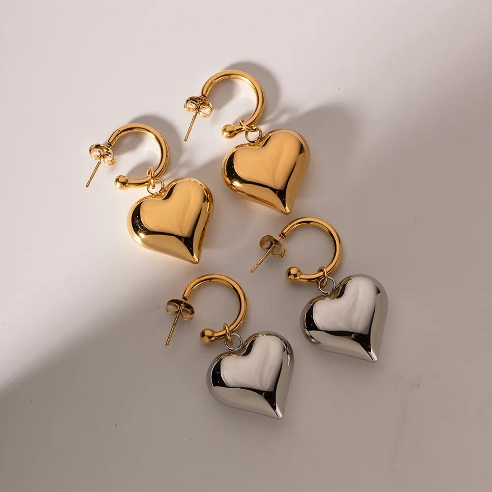 Liza – Boucles d'oreilles pendantes en forme de cœur dorées