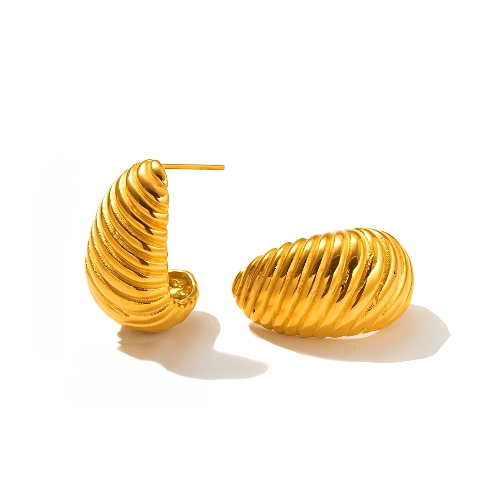 Alice – Boucles d'oreilles élégantes plaquées en or