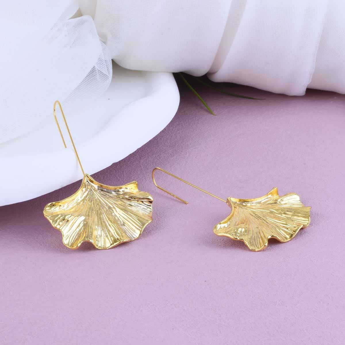 Bliss – Boucles d'oreilles pétales vintage dorées