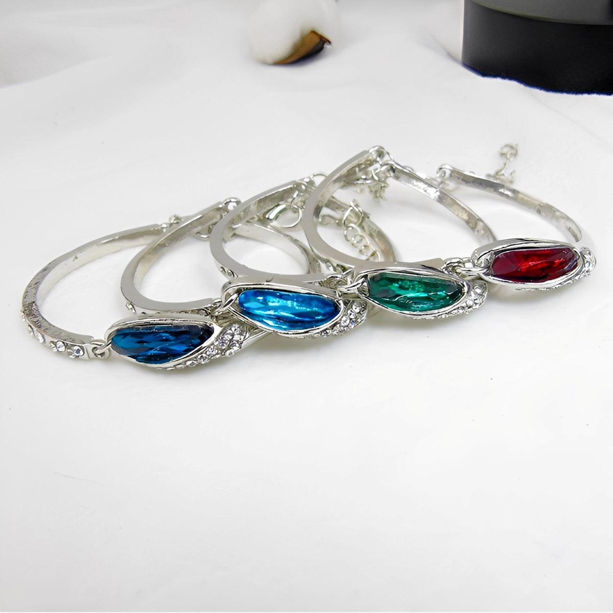 Miku – Bracelet élégant orné de saphirs