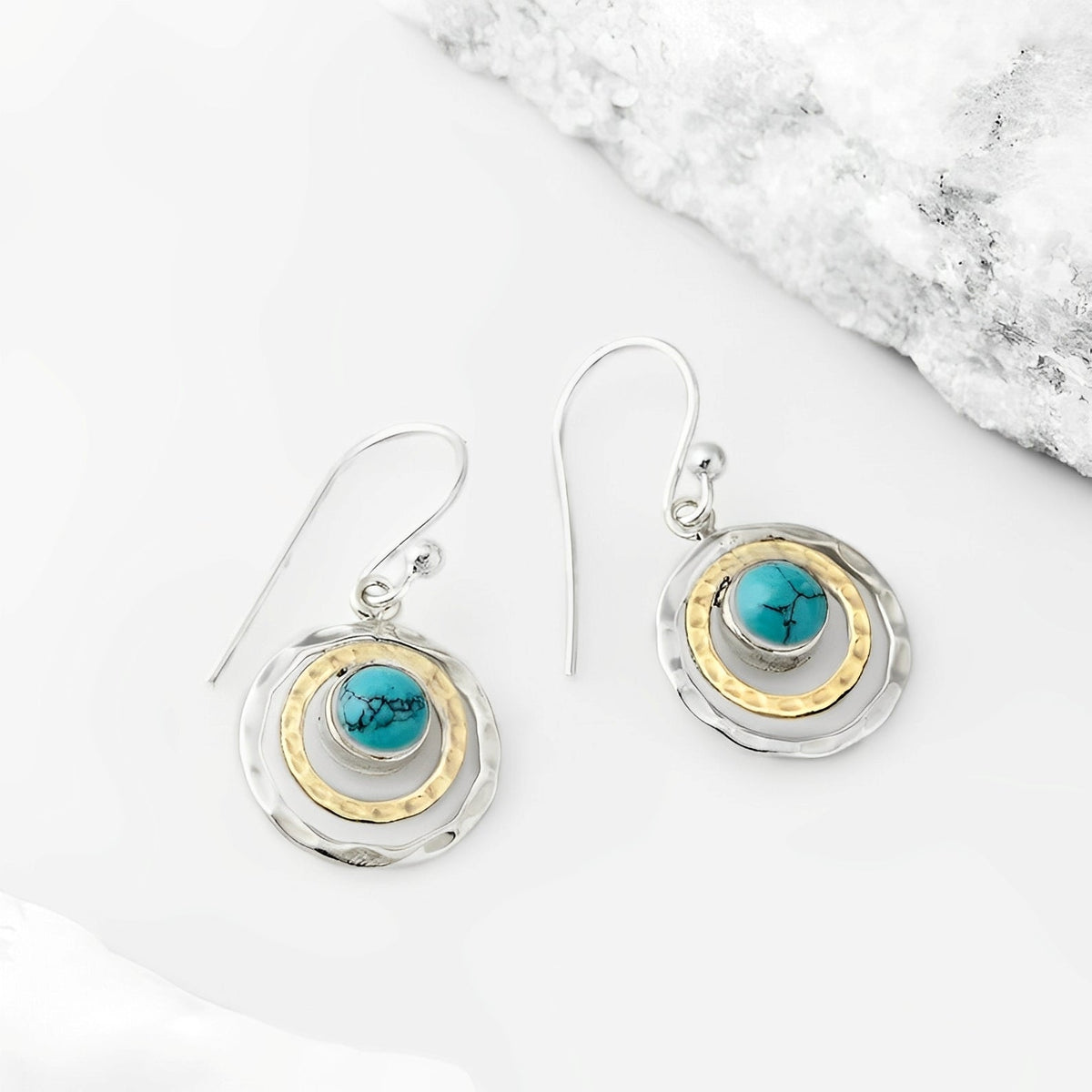 Nayah – Boucles d'oreilles Boho Saturne avec pierre turquoise, finition en argent et or