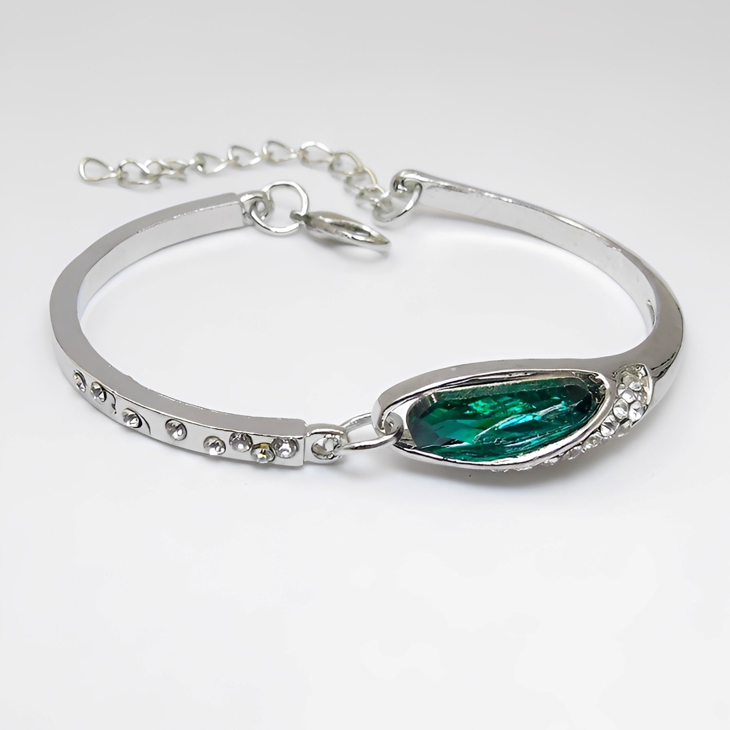 Miku – Bracelet élégant orné de saphirs