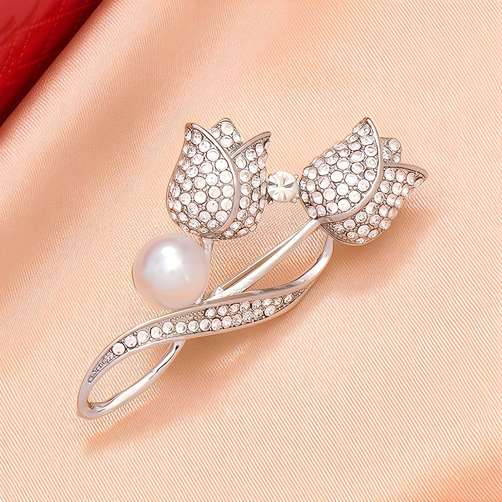 Jackie – Broche de tulipe dorée avec zircon et perle, or