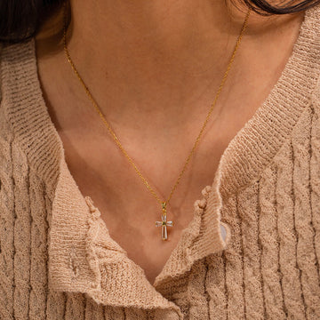 Mae – Collier avec pendentif croix