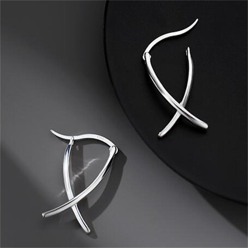 Emilie – Boucles d'oreilles élégantes avec lignes croisées