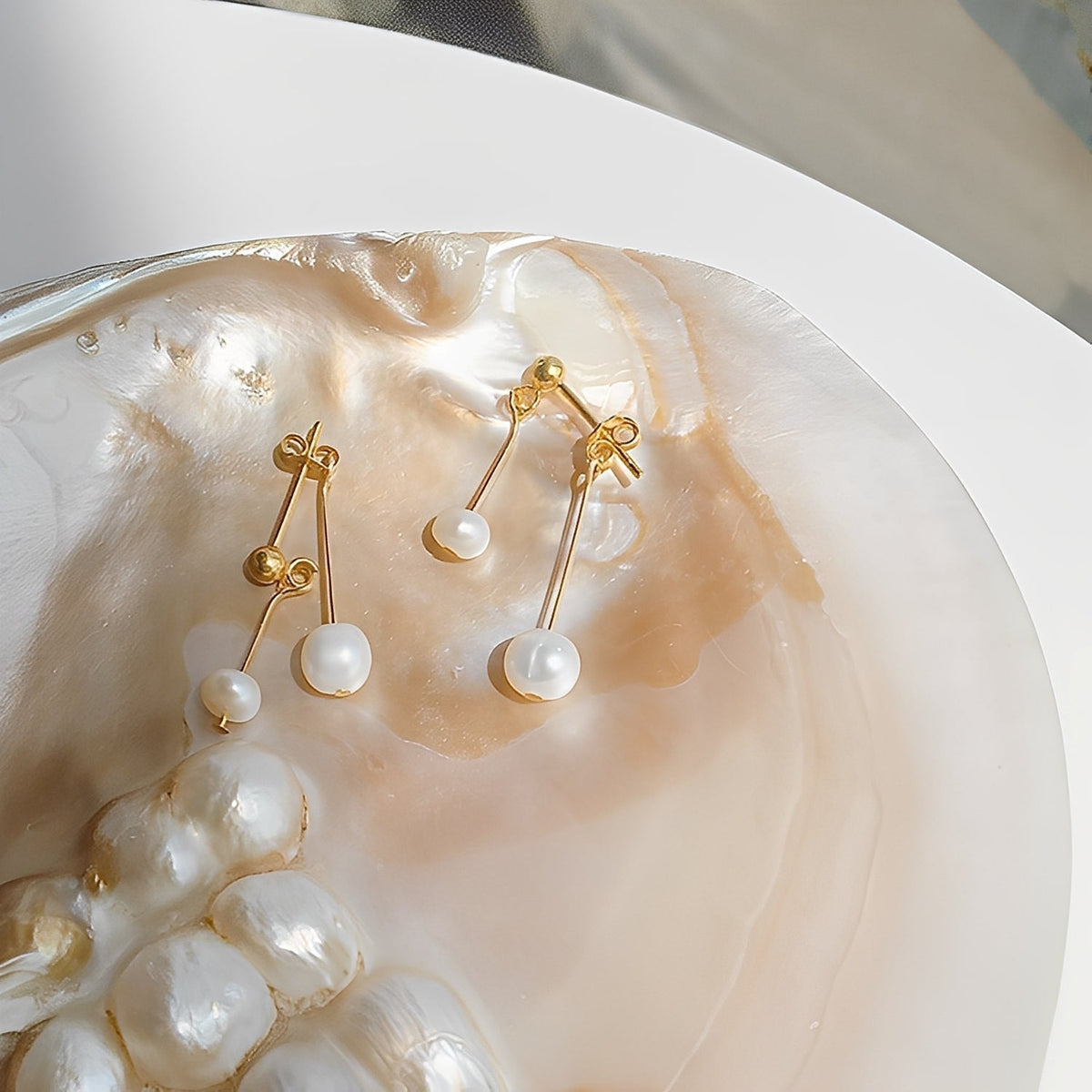 Alice – Boucles d'oreilles pendantes en perle romantique