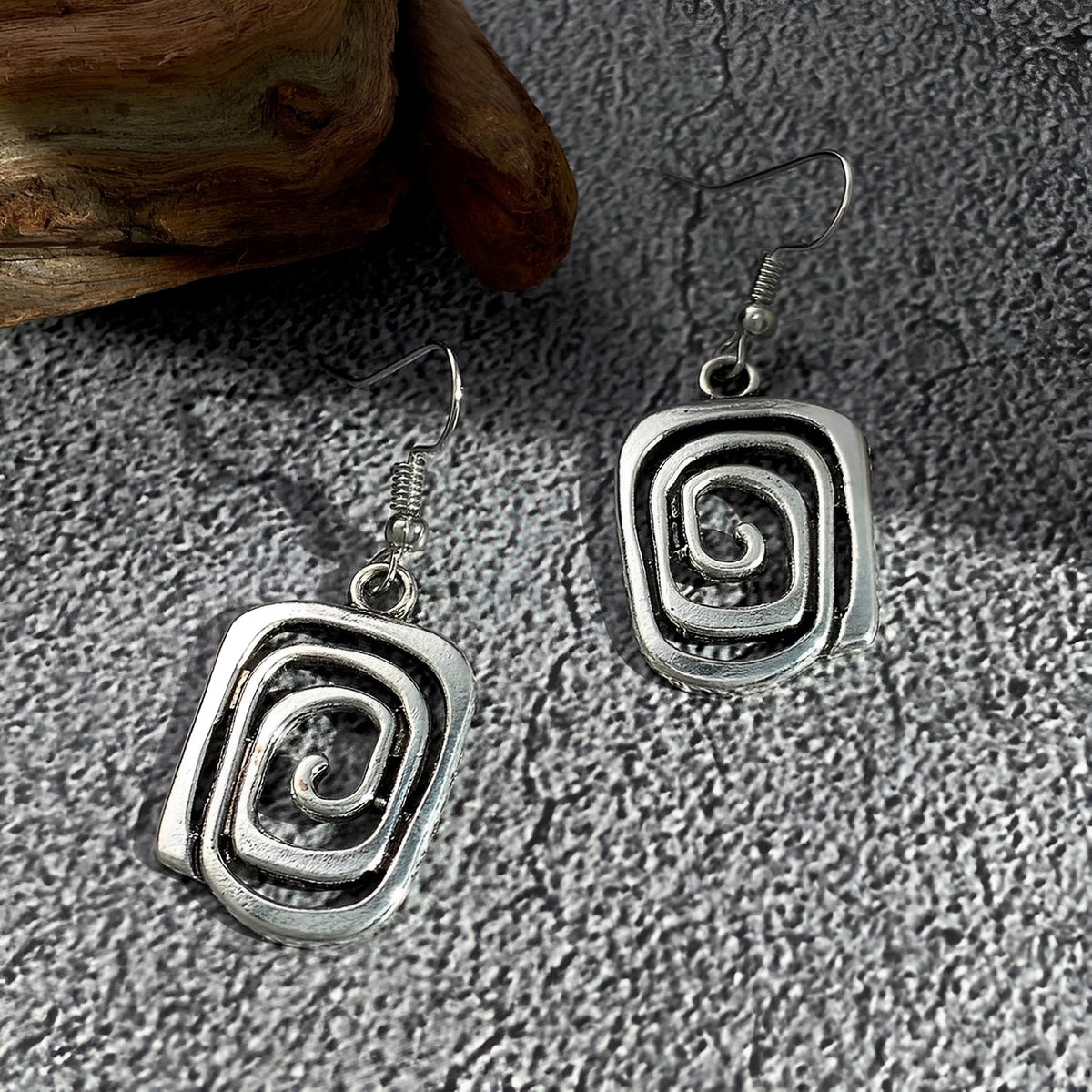 Kaia – Boucles d'oreilles Boho en argent avec design en spirale