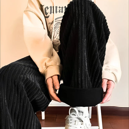 Kristian - Loose and stylish jogging trousers in ribbed velvet for men