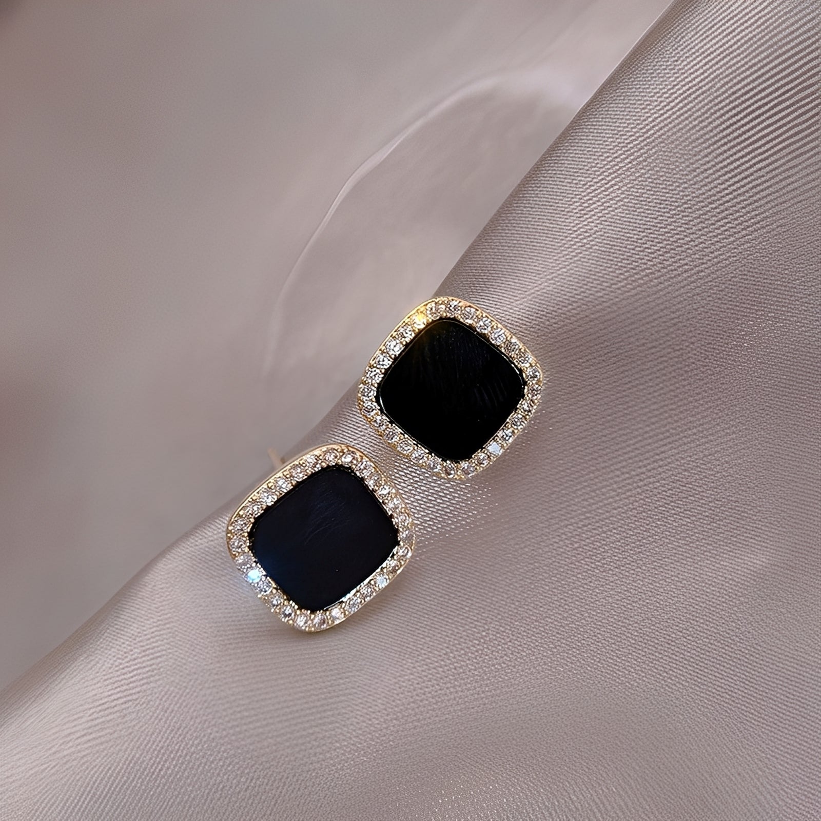 Catherine – Boucles d'oreilles en Onyx et Diamants Éternels