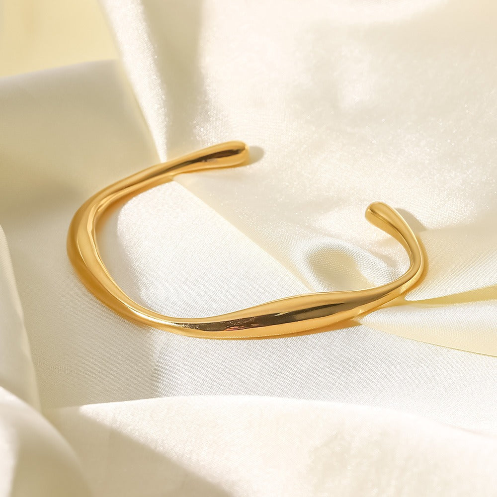 Gayle – Bracelet élégant de Möbius