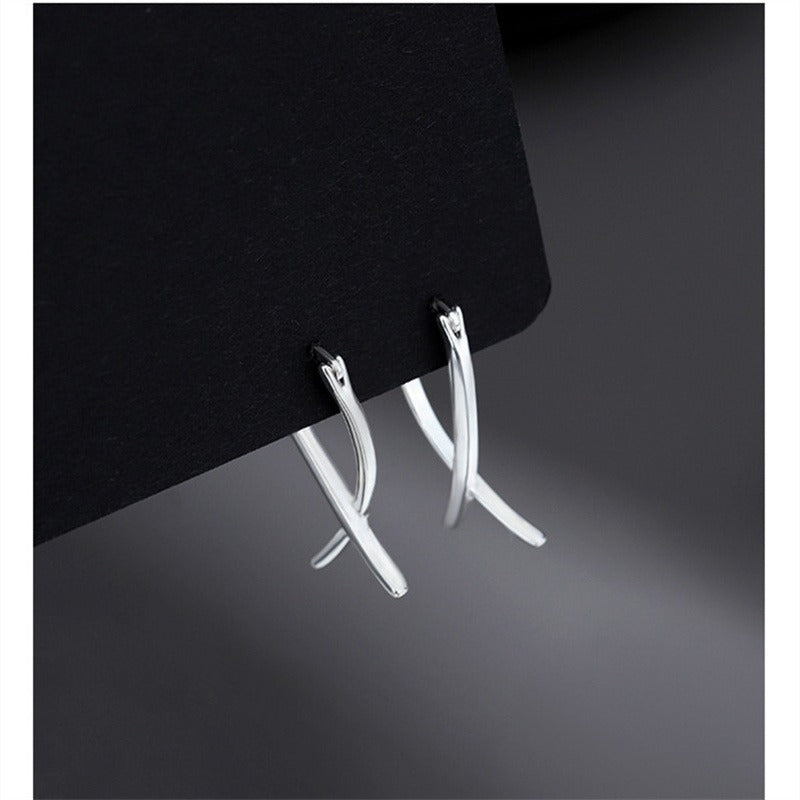 Emilie – Boucles d'oreilles élégantes avec lignes croisées
