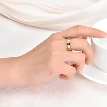 Nova – Bague dorée avec étoiles brillantes
