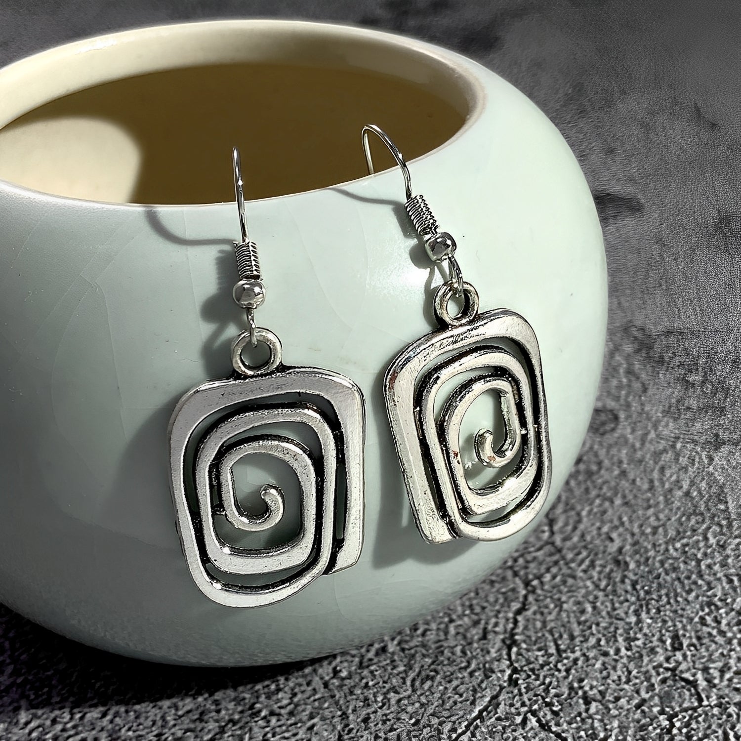 Kaia – Boucles d'oreilles Boho en argent avec design en spirale
