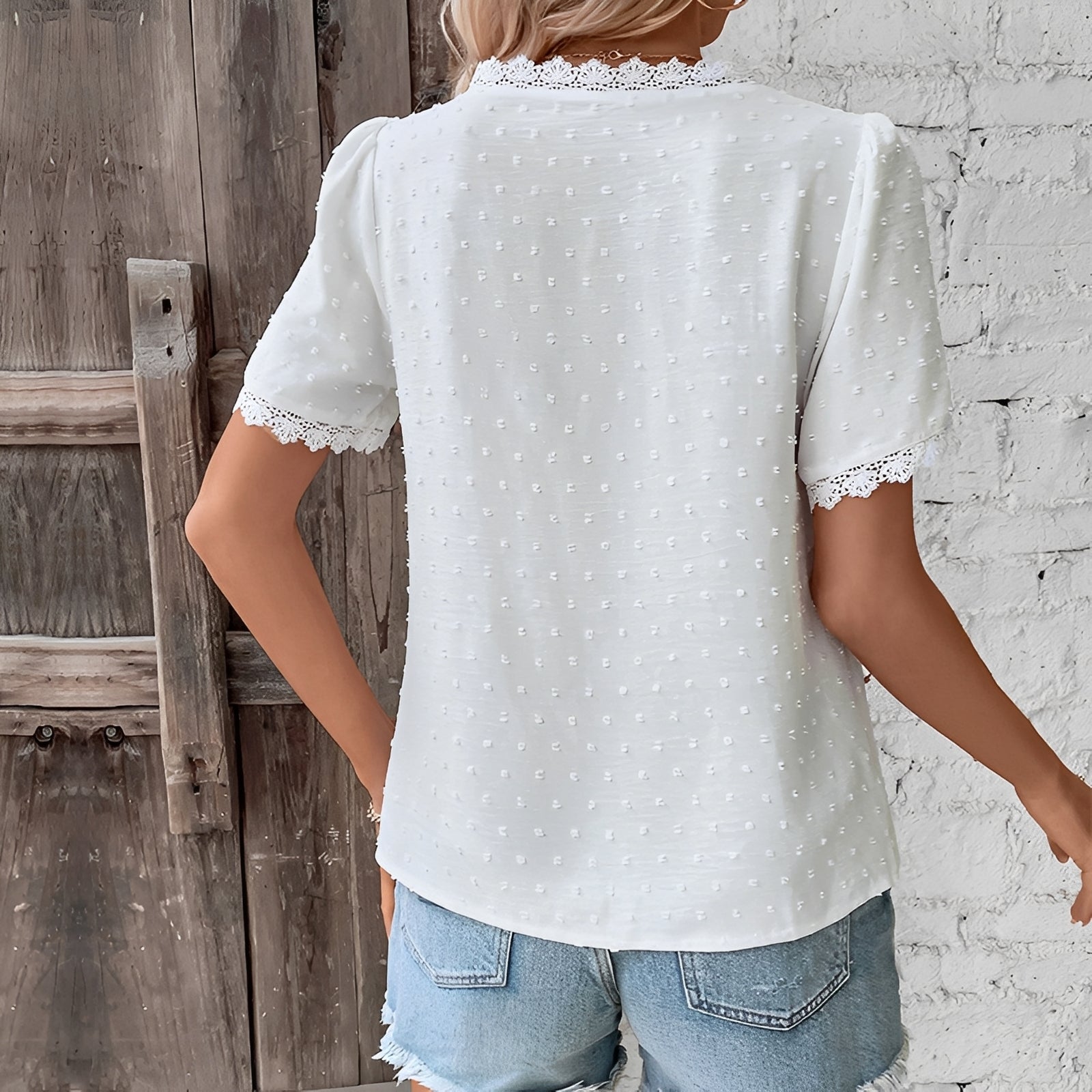 Margaux – Blouse Élégante en Dentelle