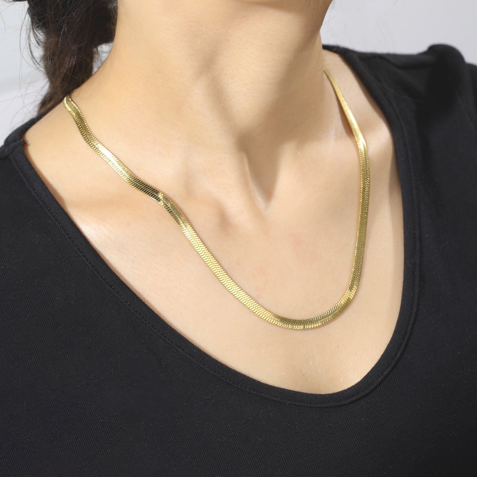 Lucienne - Collier serpent doré élégant