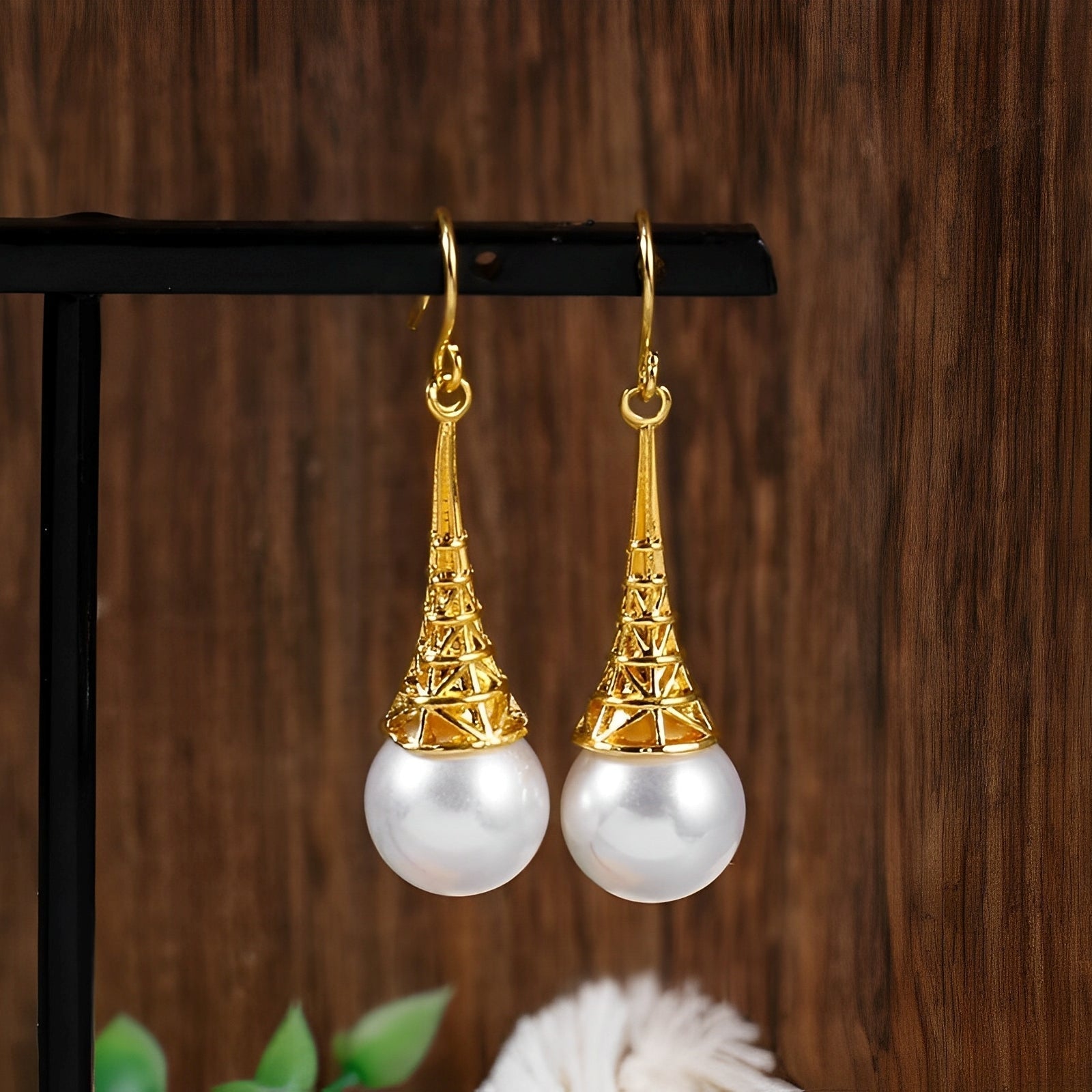 Feliza – Boucles d'oreilles vintage dorées avec perles pendantes