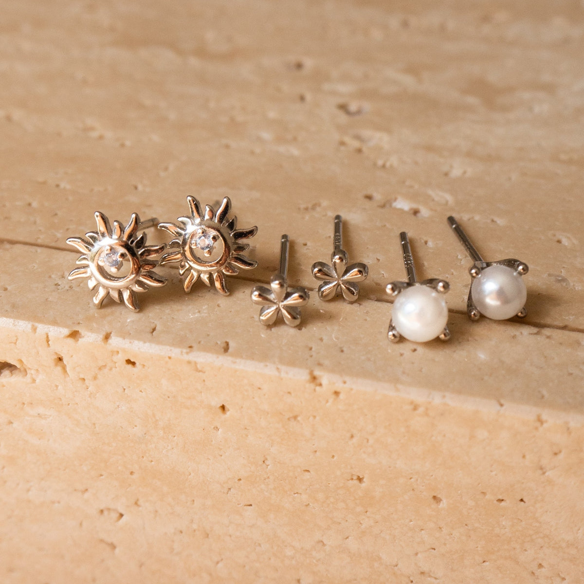 Boucles d'oreilles mini fleurs en argent sterling