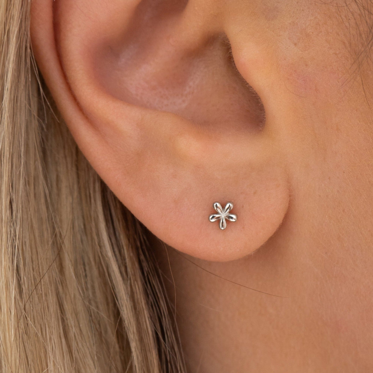Boucles d'oreilles mini fleurs en argent sterling