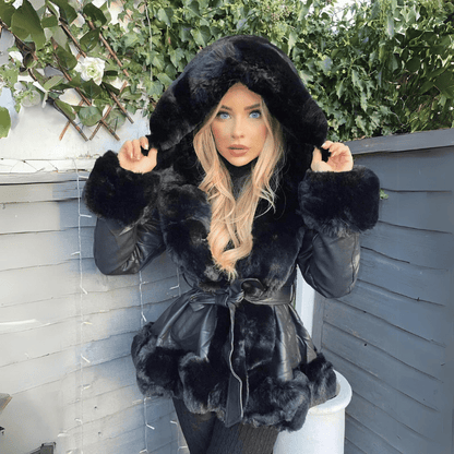 Madalyn - Manteau en fourrure chic avec capuche pour femmes