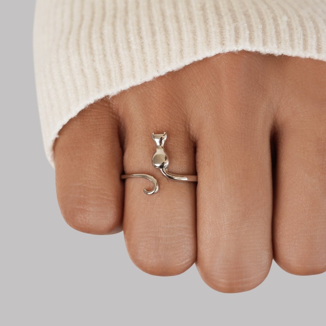 Mindy – Bague chat en argent mystique