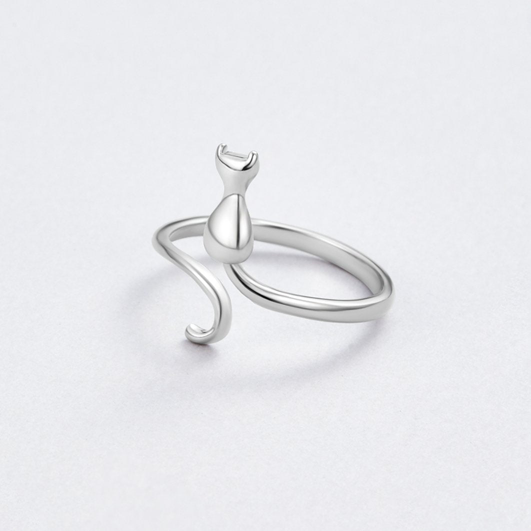 Mindy – Bague chat en argent mystique