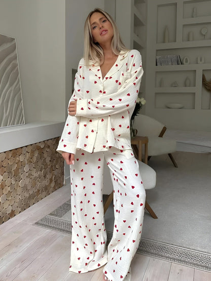 Lola – Pyjama chic avec motifs de cœurs