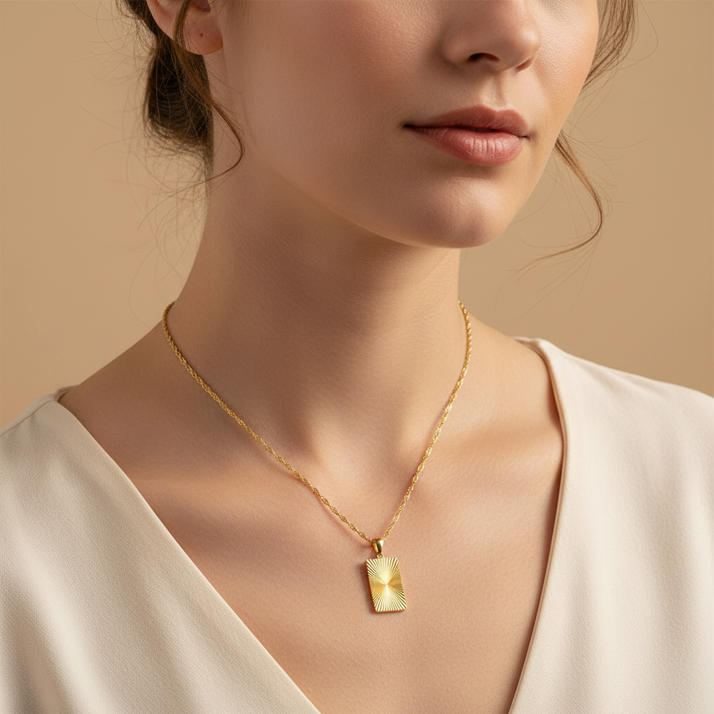 Aurelie – Collier Soleil avec médaille