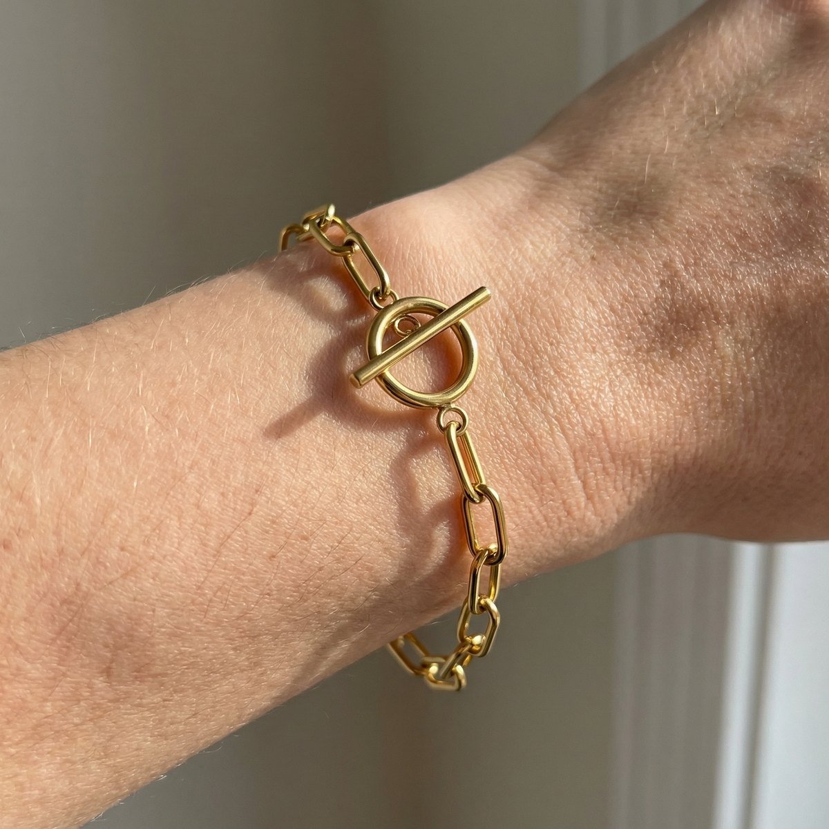 Millie – Bracelet T-Bar avec maillons rectangulaires en or