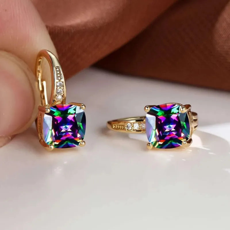 Naoko – Boucles d'oreilles élégantes avec pierres brillantes