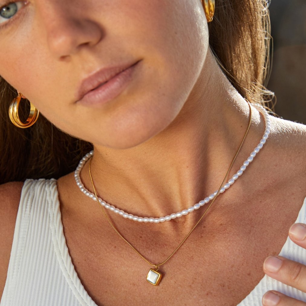 Riva - Collier avec pendentif en pierre de lune