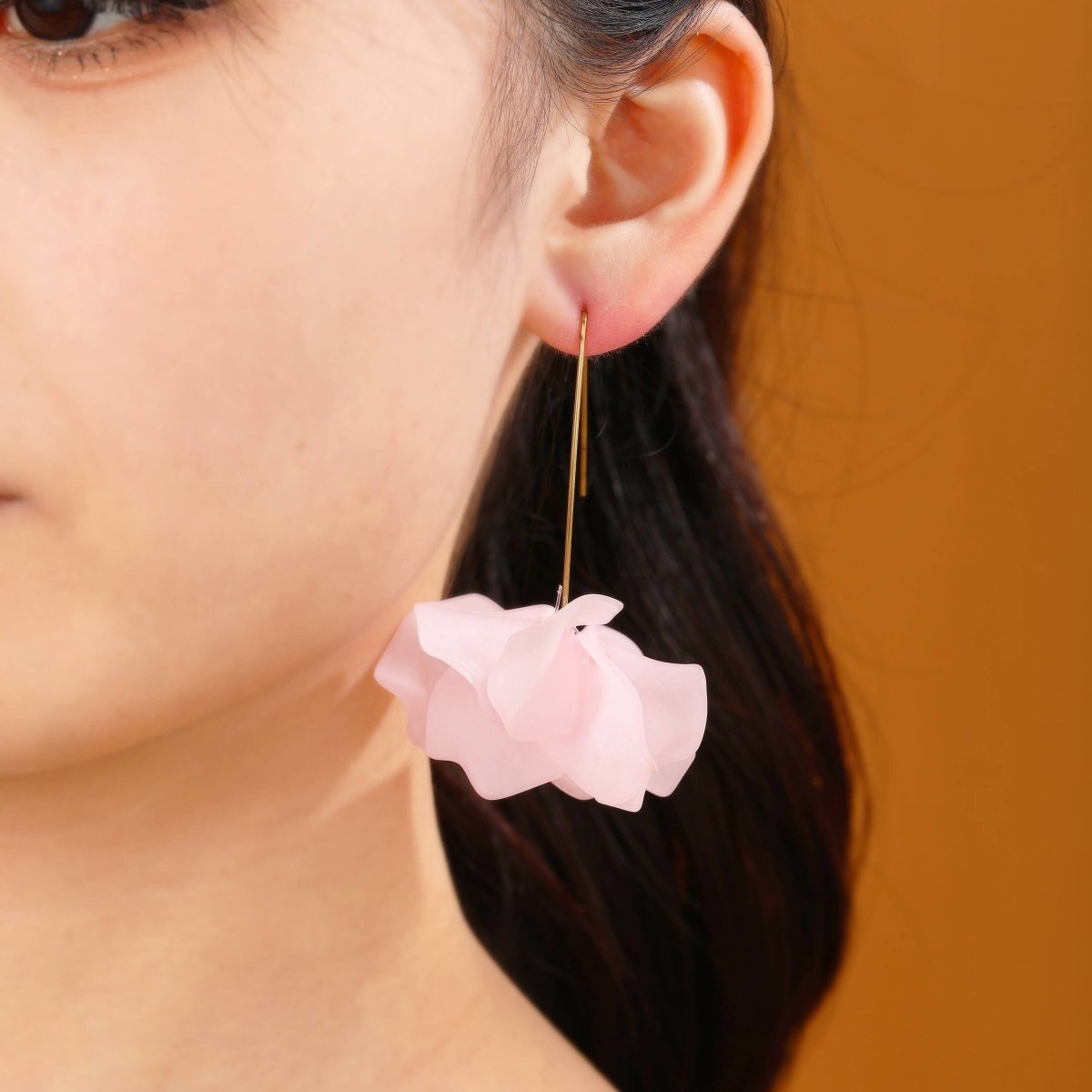 Fariba - Boucles d'oreilles créoles avec fleurs printanières