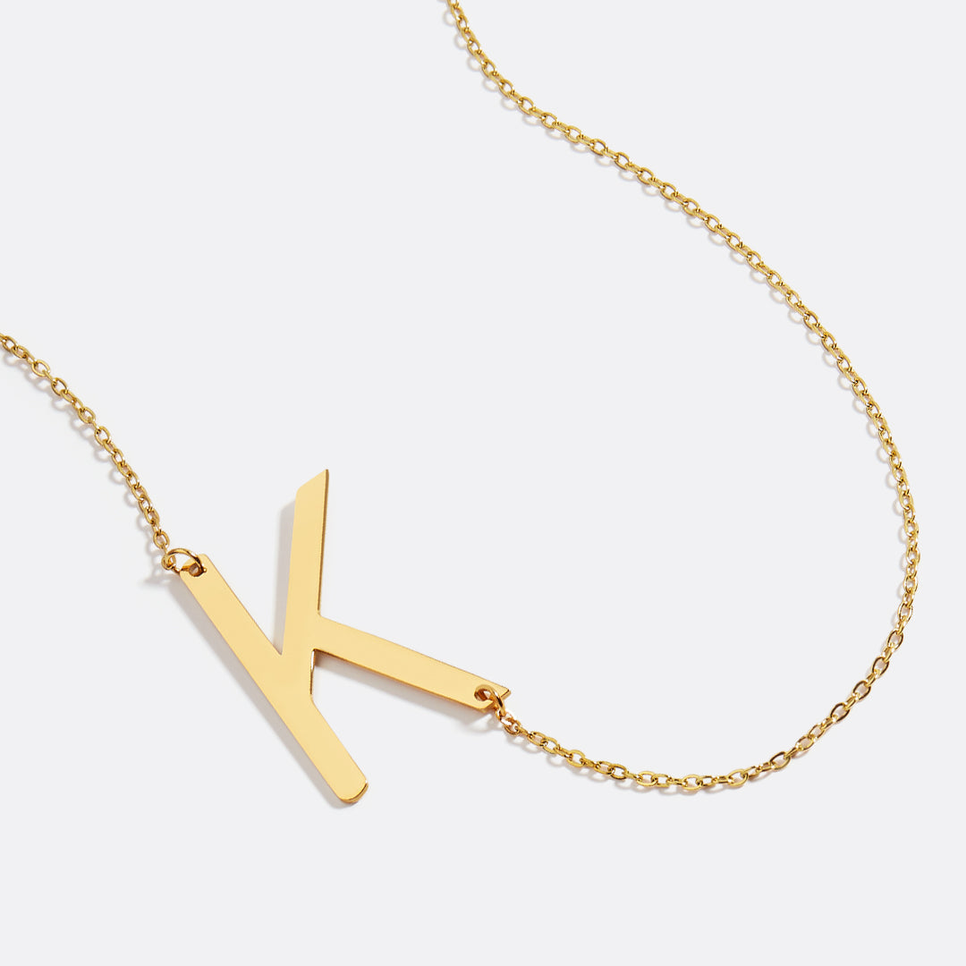 Inez – Collier avec initiale déclarative