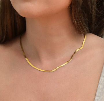 Lucienne - Collier serpent doré élégant