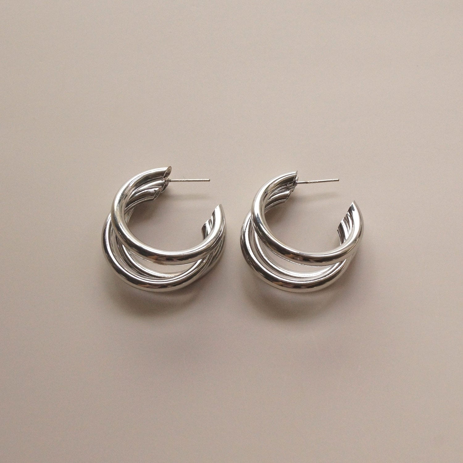 Mila - Boucles d'oreilles triples audacieuses en argent