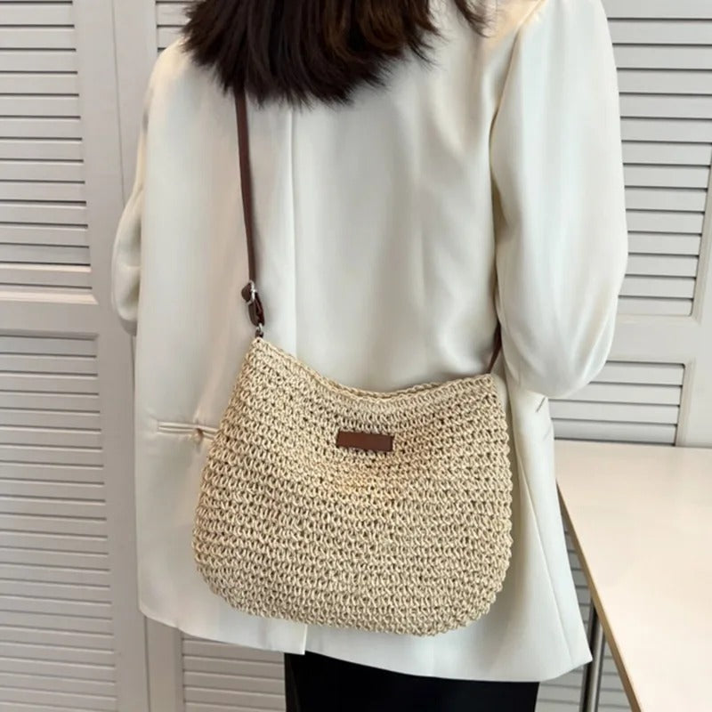 Camille – Sac Tressé Chic aux Tons Neutres