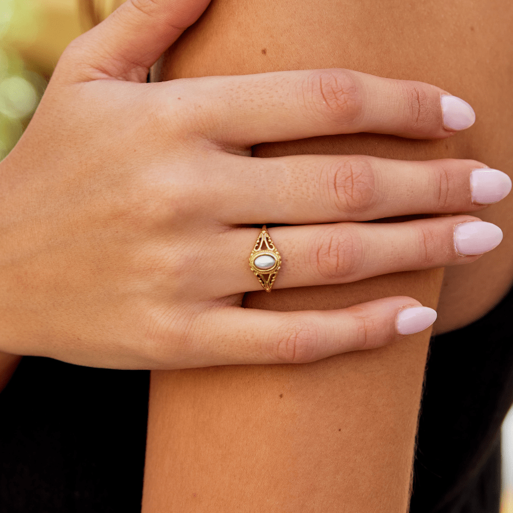 Ophelia – Bague de Perles Vintage Royal