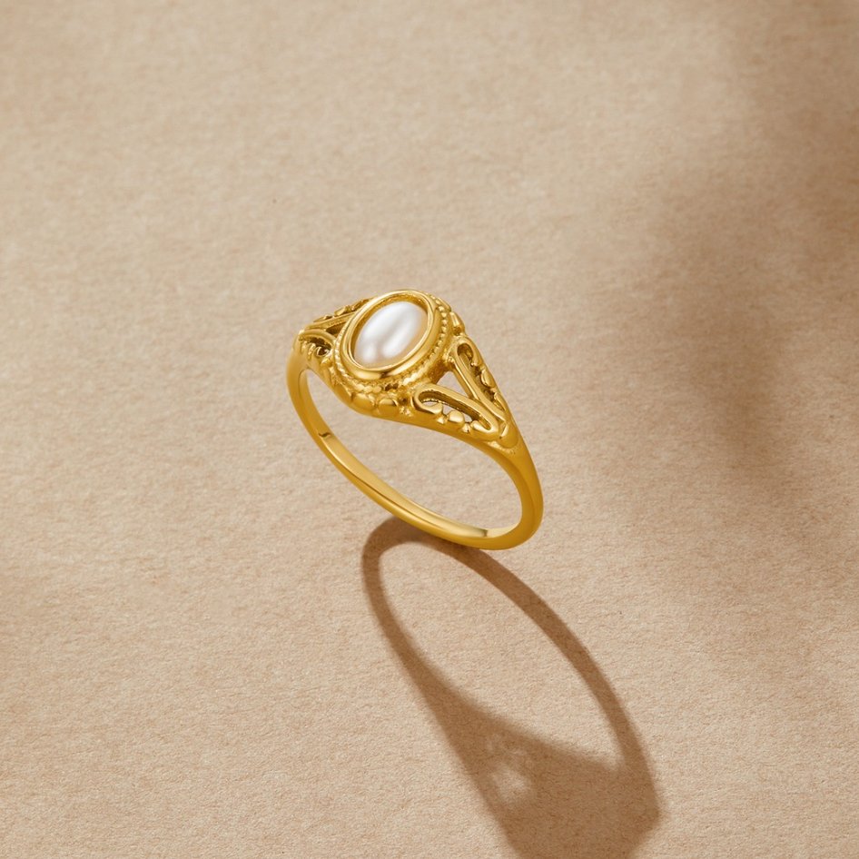 Ophelia – Bague de Perles Vintage Royal